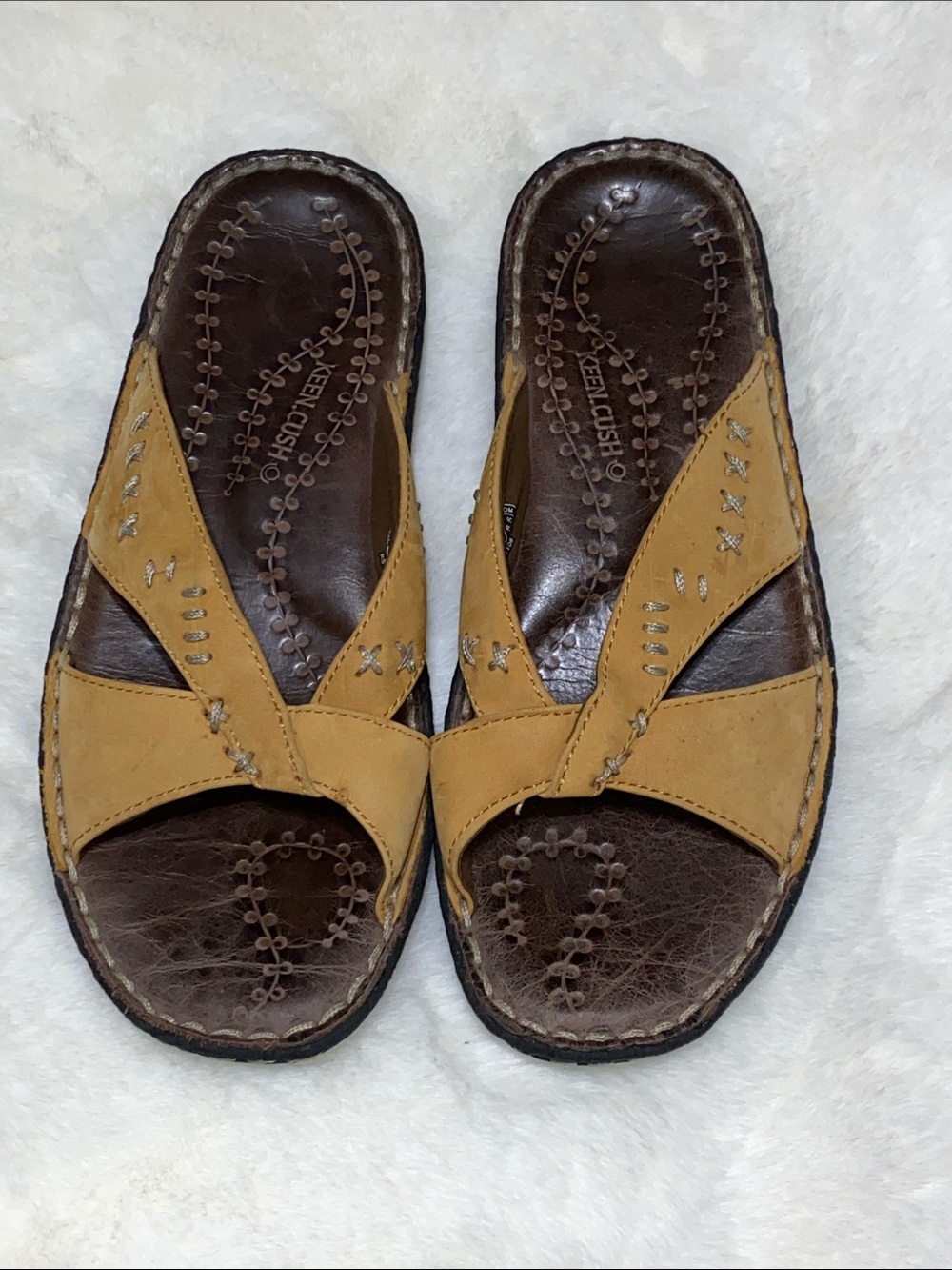 Keen Kush leather Tan slide Sandals cushioned insole women’s size 11